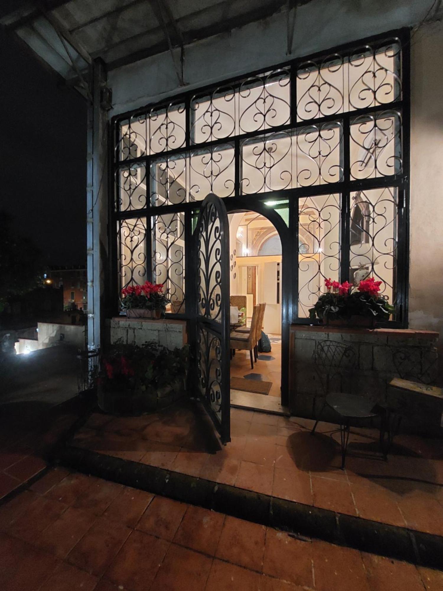 Dimora Storica "Le Stanze Di Dioniso" Villa Naples Exterior photo
