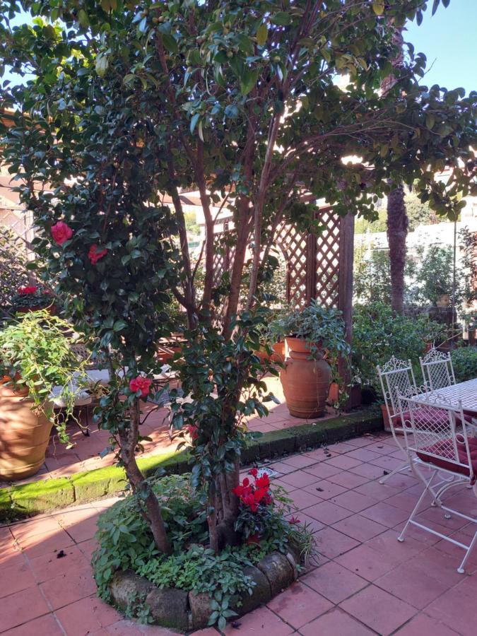 Dimora Storica "Le Stanze Di Dioniso" Villa Naples Exterior photo